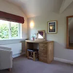 Hilltop, Spacious With Incredible Views *