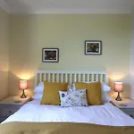 Hilltop, Spacious With Incredible Views Σπίτι διακοπών *