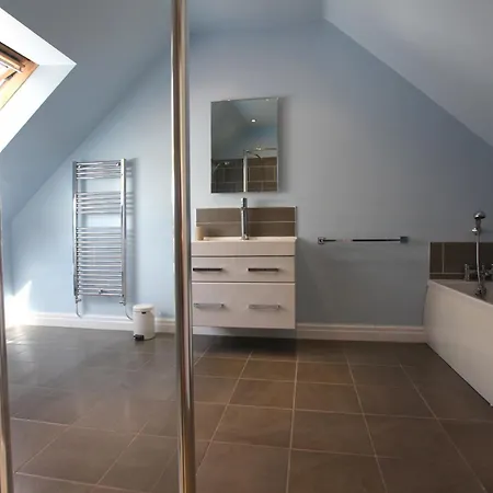 Hilltop, Spacious With Incredible Views * Coniston