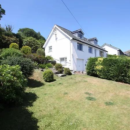 Hilltop, Spacious With Incredible Views