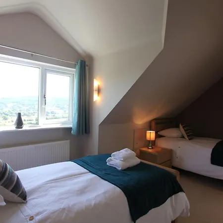 Hilltop, Spacious With Incredible Views Dom wakacyjny *