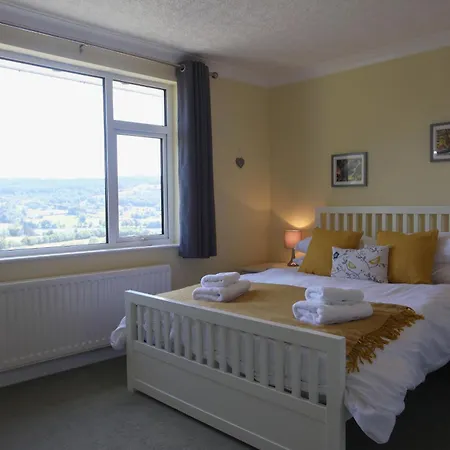 Hilltop, Spacious With Incredible Views Tatil Evi *