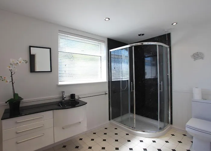 Hilltop, Spacious With Incredible Views Ferienhaus *