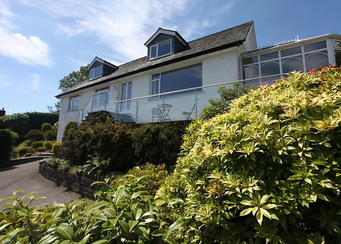 Hilltop, Spacious With Incredible Views Ferienhaus *