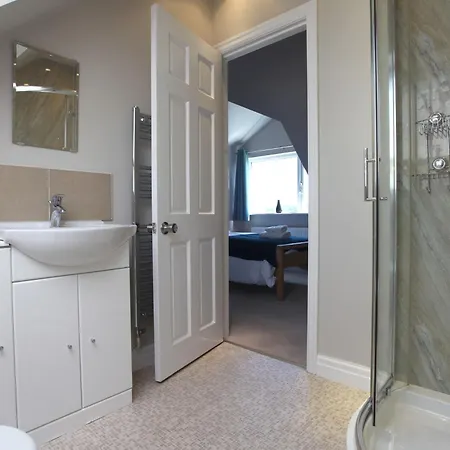 Hilltop, Spacious With Incredible Views קוניסטון