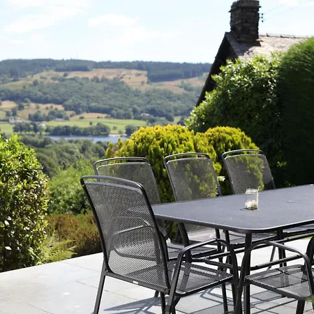 Hilltop, Spacious With Incredible Views בית נופש *