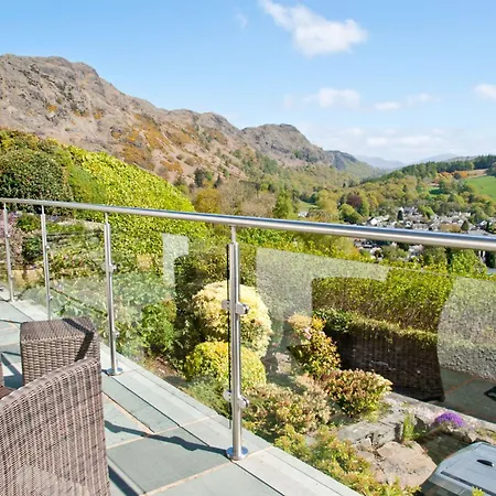 Holiday home Hilltop, Spacious With Incredible Views *